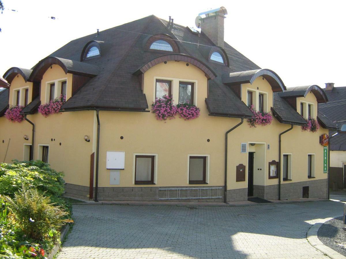 Penzion Albina - Restaurace Vysoké nad Jizerou Zewnętrze zdjęcie